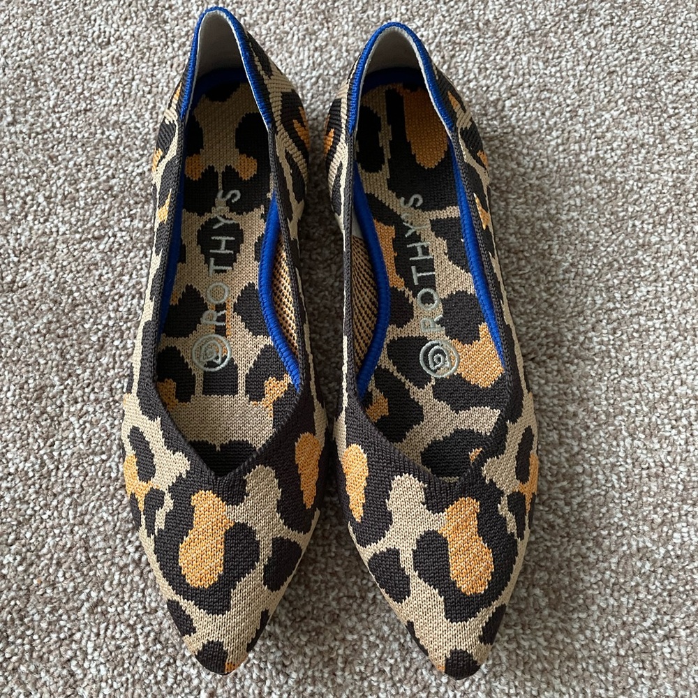 NEW Rothy’s THE POINT Leopard pointed toe Flat with orange and blue.